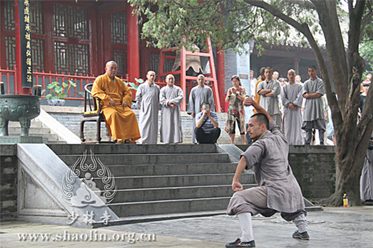 Shaolin-Tempel begrü?t ausl?ndische Pilger
