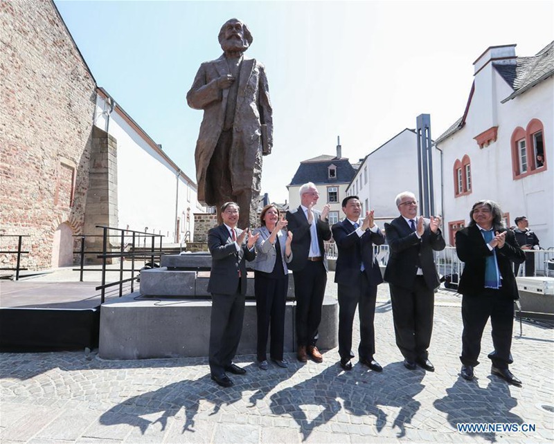 Marx-Statue in Trier enthüllt