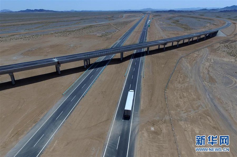 Stra?enbau in Xinjiang