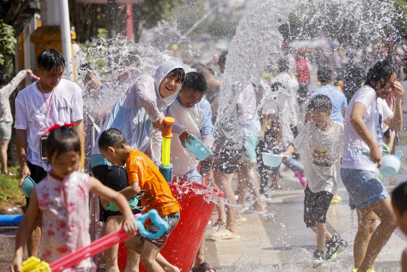 Sommerspa? mit Wasserdrachen