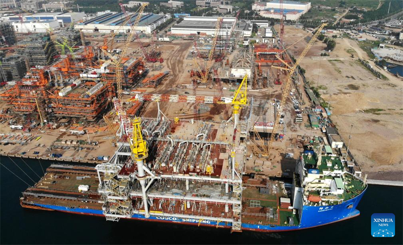 Gr??te in China gebaute internationale Offshore-?lplattform ausgeliefert